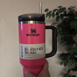 Stanley Bright Pink Quencher H2.0 Tumbler